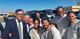 Mexicanos detenidos en Israel regresan al país tras participar en misión humanitaria
