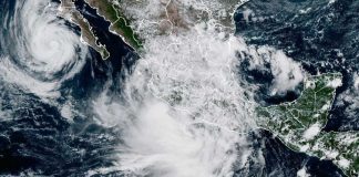 ‘Raymond’ se encuentra a 45 km de Cabo San Lucas, Baja California Sur