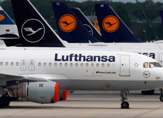 Vuelo de Lufthansa desviado tras ataque con tenedor a dos menores