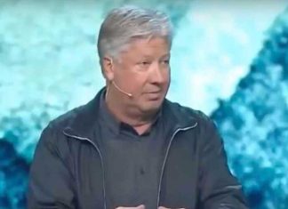 Líder espiritual de Trump es condenado a sólo 6 meses de prisión por abusar de una niña