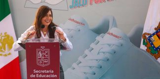 Gabriela Molina arranca entrega de tenis en Uruapan