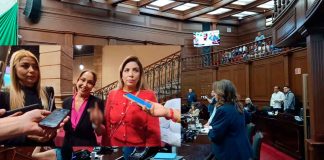 Se arma trifulca en Congreso del Estado por cena previo a la sesión solemne de Apatzingán; diputadas señalan no haber sido invitadas