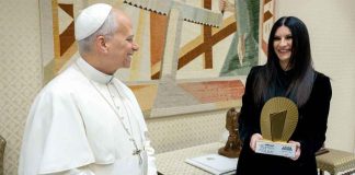 #VIRAL | Laura Pausini visita al Papa León