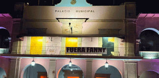 Manifestación en Apatzingán estalla en violencia, el palacio municipal fue destrozado