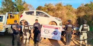 Policías y militares hallan auto robado en Pátzcuaro