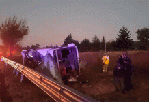 Volcadura de autobús en Morelia–Pátzcuaro deja al menos 10 muertos y 20 heridos