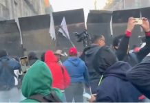 Estalla la tensión en el Zócalo: CNTE desafía el cerco en Palacio Nacional