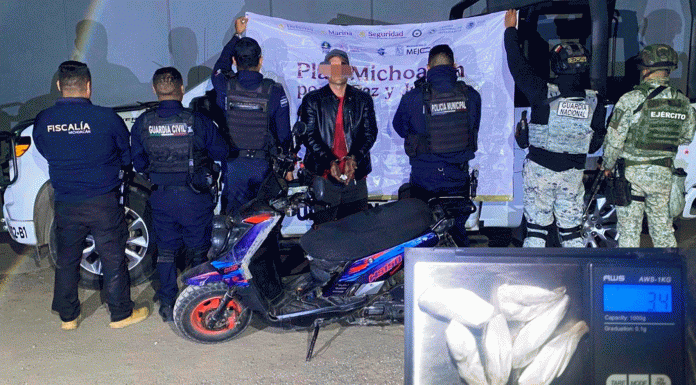 Motociclista es detenido con varias dosis de cocaína, en Uruapan