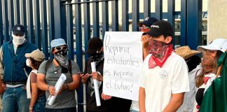 Estudiantes exigen a la FGE, información de detenidos en la marcha del 3 de noviembre