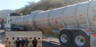 Detenidos dos hombres con más de 15 mil litros de hidrocarburo en una pipa: SSP
