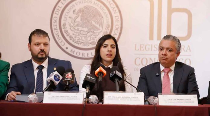 ”Cuidaremos que presupuesto se ejerza con responsabilidad”, resalta Presidenta del Congreso al recibir Paquete Fiscal 2026