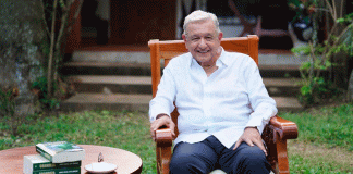 Andrés Manuel López Obrador presenta su nuevo libro “Grandeza”