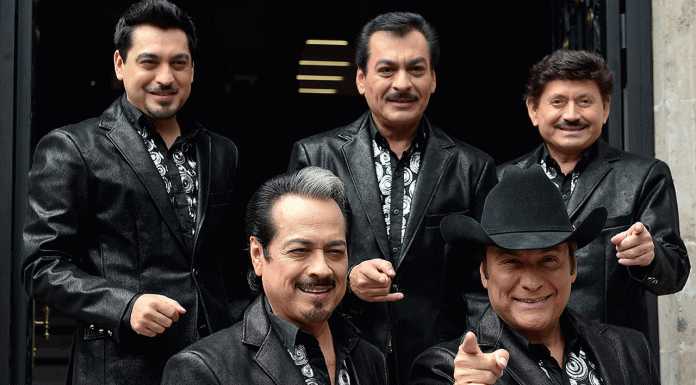 Los Tigres del Norte presentan su documental “Los Tigres del Mundo” en una noche llena de emoción en Las Vegas