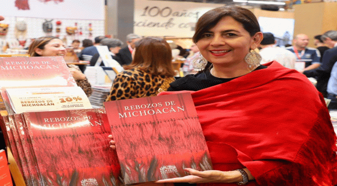 Michoacán celebra la enseñanza y tradición rebocera en la FIL de Guadalajara: Gabriela Molina