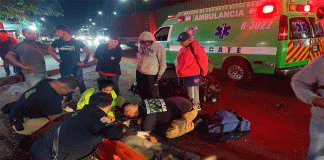 Motociclista gravemente herido al chocar contra camioneta, en Uruapan