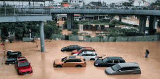 Lluvias torrenciales dejan más de 55 muertos en Vietnam y mantienen a miles sin electricidad