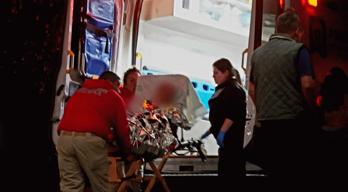 Jornalero baleado llega a pedir ayuda en salón de fiestas