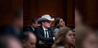 Diputado del Sombrero, ofrece recompensas si denuncias a tu familiar delincuente