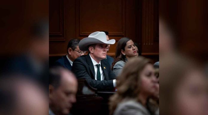 Diputado del Sombrero, ofrece recompensas si denuncias a tu familiar delincuente