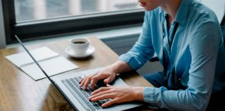 Crece la demanda laboral en el sector servicios en México: impacto social y desafíos