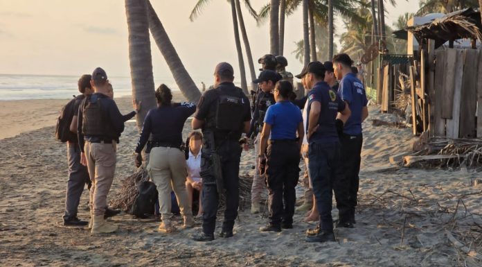 Continua la búsqueda del estudiante que fue arrastrado por el mar, tras rescatar a su amiga en Playa Jardín