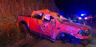 Volcadura de camioneta en la Siglo XXI deja un muerto y 4 heridos graves