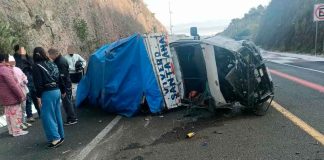 Volcadura de camioneta deja 2 heridos en la Pátzcuaro-Cuitzeo