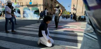 FGE libera a la mayoría de los detenidos tras disturbios en el Palacio de Gobierno