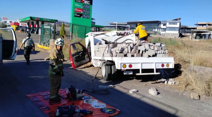 Choque de camioneta materialista deja 1 herido en la Morelia-Pátzcuaro