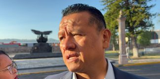 FGE investiga a joven encontrado asesinado en la carretera Uruapan-Paracho por presunta participación en muerte de Carlos Alberto Manzo