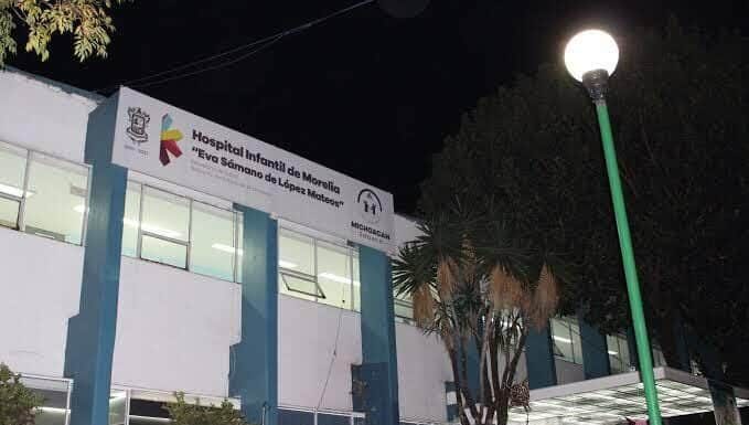 Delincuentes balean a adolescente al intentar robarle una moto, en Indaparapeo