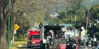 Choque de camión de la Guardia Nacional deja 5 oficiales heridos, en Uruapan