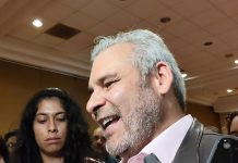 Bedolla acusa que algunos alcaldes están detrás de los bloqueos carreteros