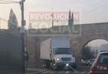 Policia Morelia busca camión que daño el acueducto