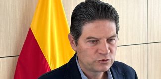 “Es buena iniciativa”: Alfonso Martínez apoya medida de diputado que ofrece hasta 10 mil pesos por denunciar a familiares