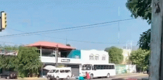 Choque entre dos motocicletas deja saldo de dos heridos leves en Apatzingán