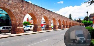 Golpe al patrimonio: camión daña el Acueducto de Morelia