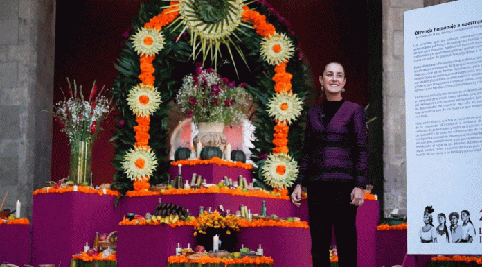 Claudia Sheinbaum dedica la ofrenda de Palacio Nacional a las mujeres indígenas de México