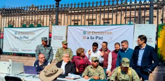 La campaña “Sí al desarme, sí a la paz”, arrancó en las puertas de la Catedral de Morelia