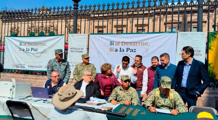 La campaña “Sí al desarme, sí a la paz”, arrancó en las puertas de la Catedral de Morelia