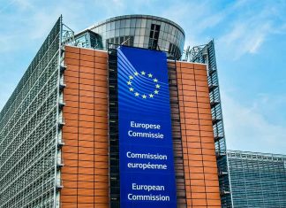 La Comisión Europea evalúa aplazar partes de su ley de inteligencia artificial ante presión de EE.UU.