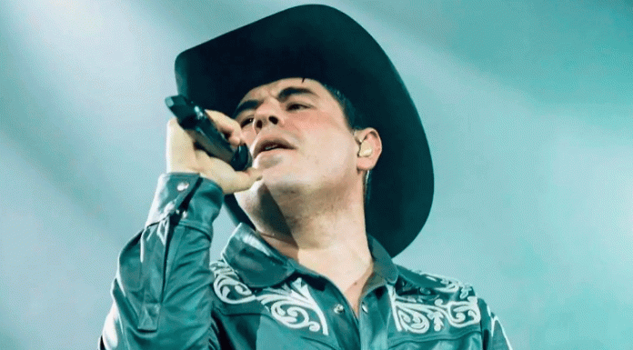 Alfredo Olivas anuncia pausa indefinida y se despedirá de los escenarios con conciertos en CDMX