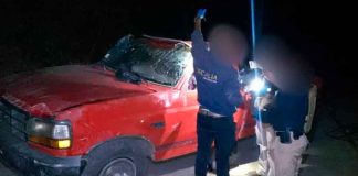 Volcadura de camioneta deja un adulto mayor muerto en la región de Madero
