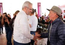 Atiende Bedolla solicitudes ciudadanas en audiencia pública en Tocumbo