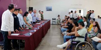 Entrega Bedolla apoyos a víctimas de explosión en Coahuayana