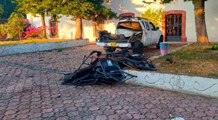 Explosión de pirotecnia hiere a mujer durante festejos guadalupanos en Santa Ana Maya