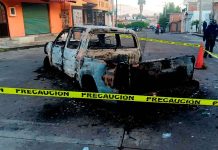 Delincuentes balean y queman camioneta en la colonia Jeroche