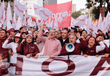 Gobernador de Michoacán lidera contingente en el Zócalo de CDMX a 7 Años de Transformación