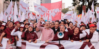 Gobernador de Michoacán lidera contingente en el Zócalo de CDMX a 7 Años de Transformación