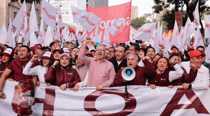 Gobernador de Michoacán lidera contingente en el Zócalo de CDMX a 7 Años de Transformación